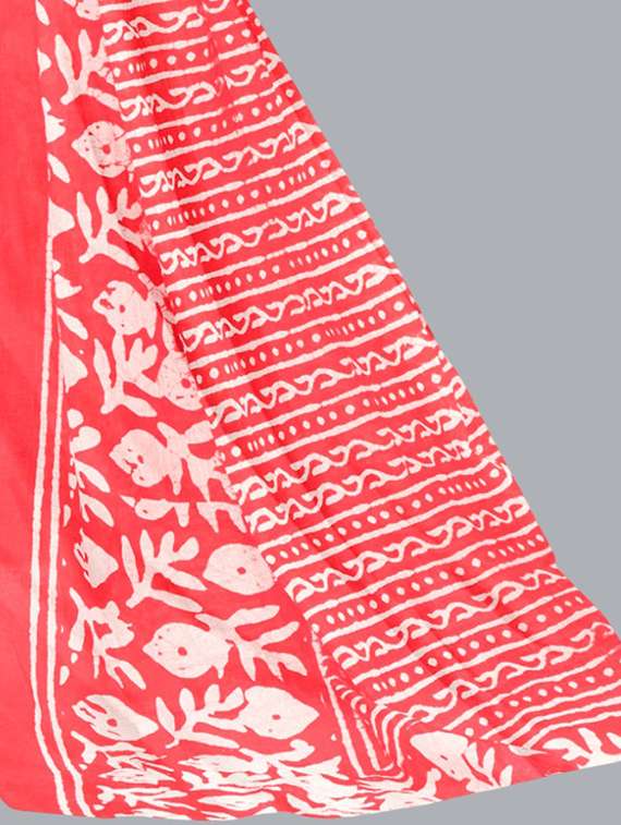 women batik printed three quarter sleeve kurta pant with dupatta set - 22173907 - Standard Image - 4