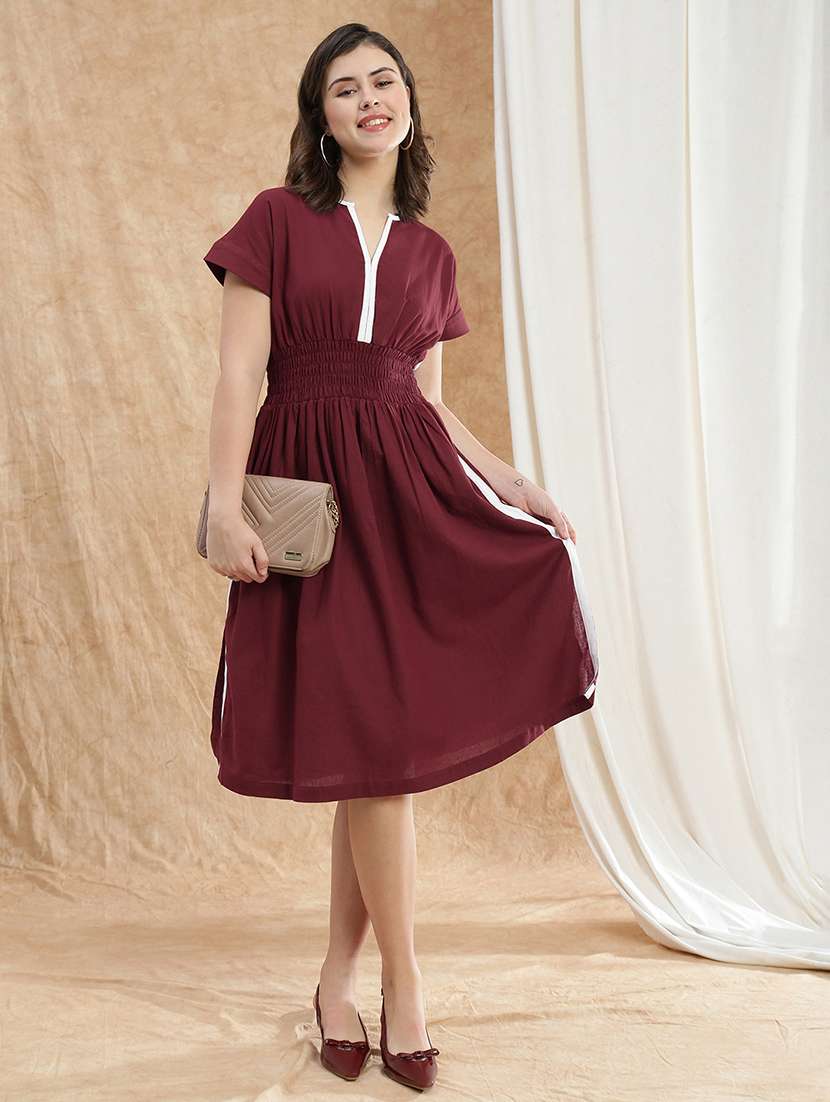 women maroon solid short sleeve fit & flare dress