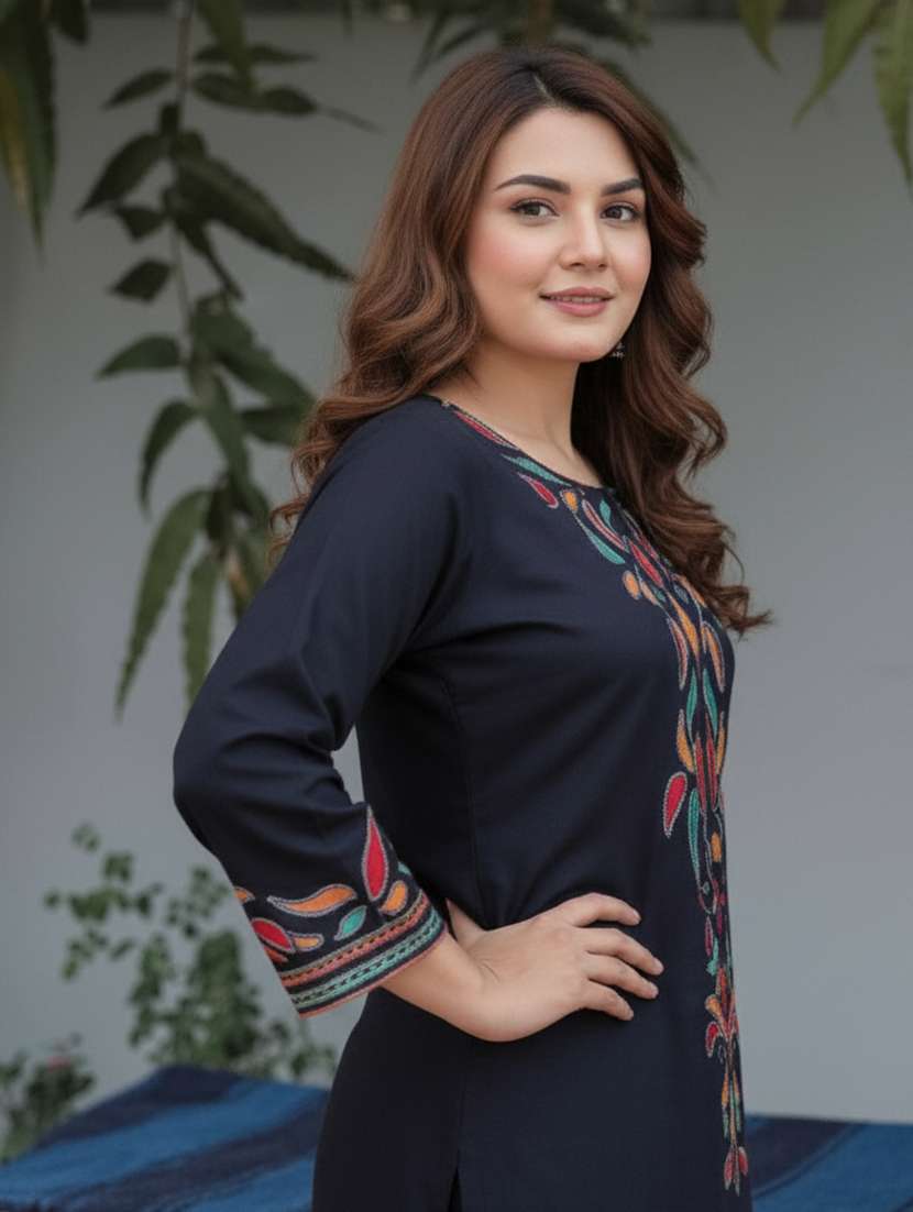 women embroidered long sleeve straight woolen kurta - 22174149 -  Standard Image - 1