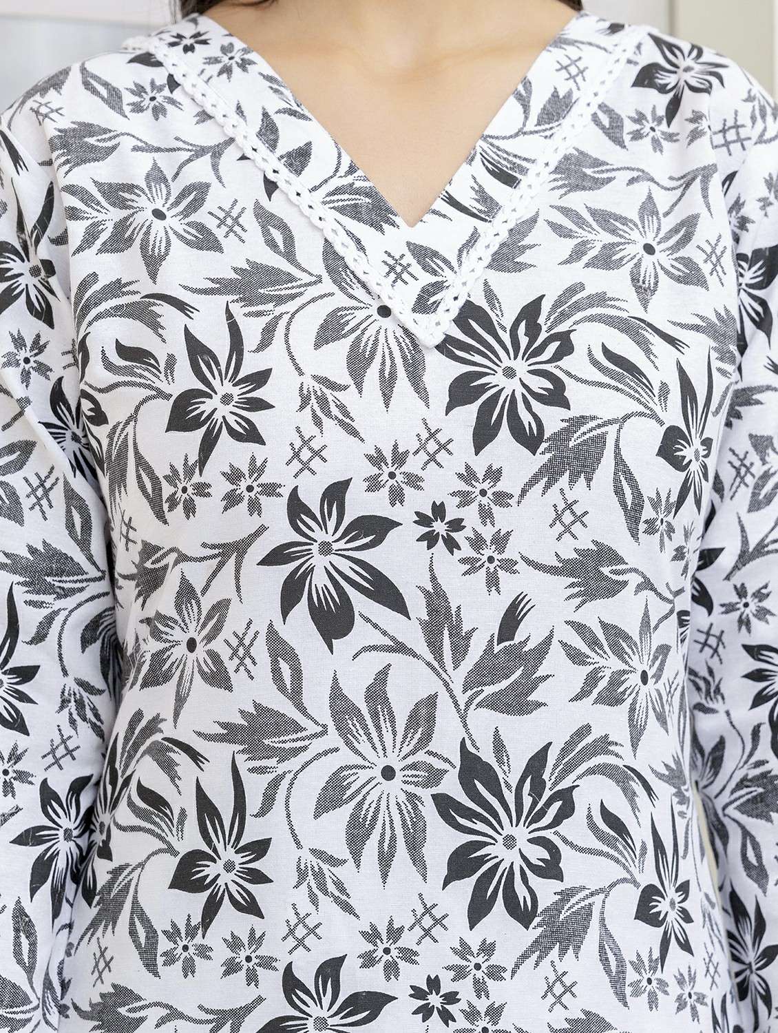 women printed long sleeve straight kurta - 22174657 -  Standard Image - 4