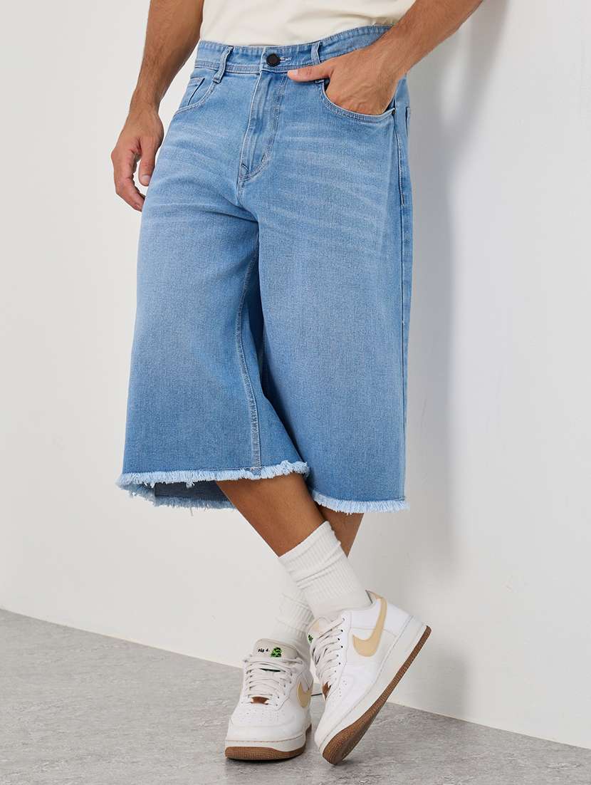 men solid mid rise relaxed fit denim short