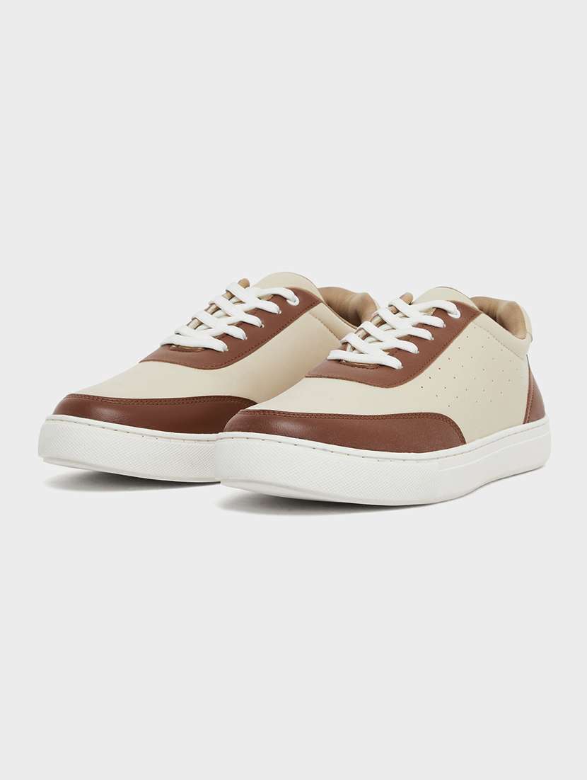 men beige solid slip on sneaker