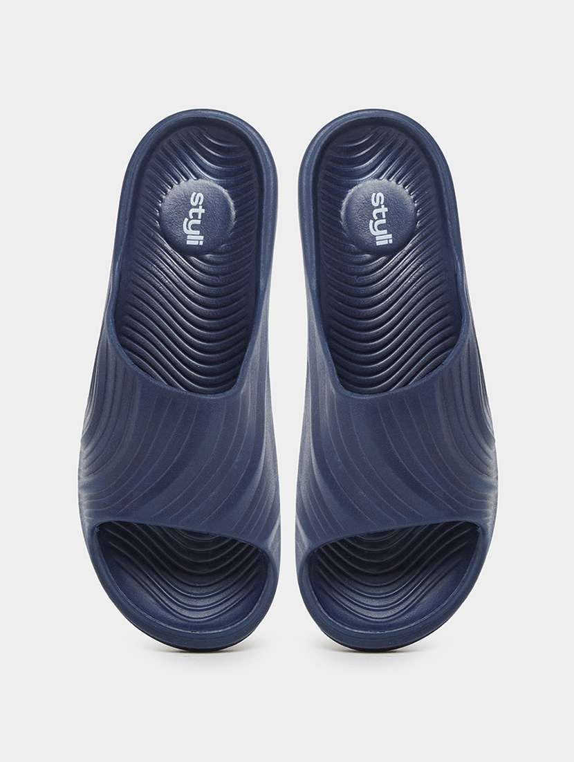 men solid slip on slider