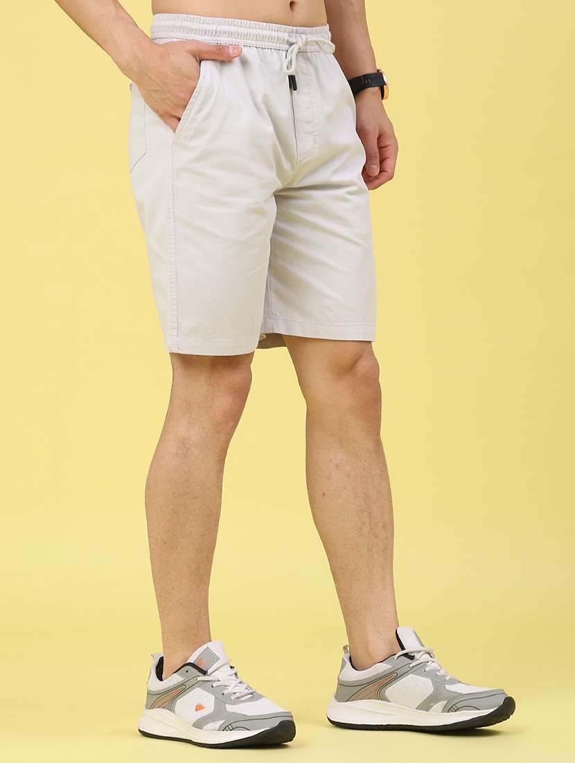 men solid mid rise regular fit shorts - 22176351 -  Standard Image - 1