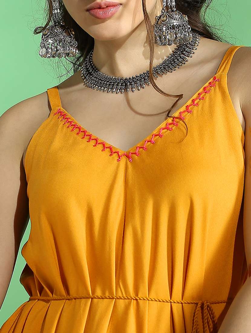 women solid shoulder strap jumpsuit - 22176726 -  Standard Image - 4