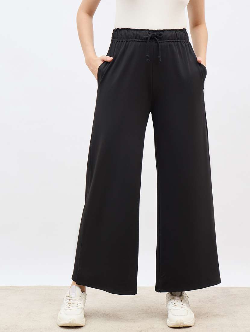 women solid mid rise track pant