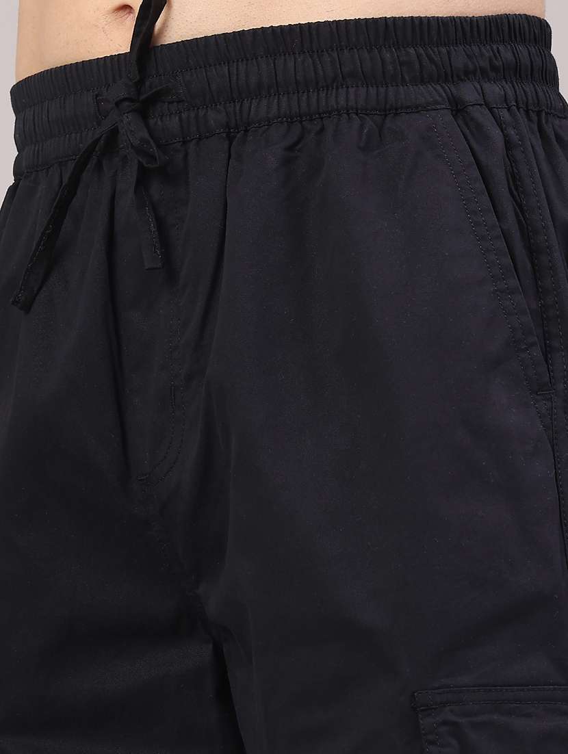 men solid mid rise regular fit cargo  - 22176891 -  Standard Image - 1