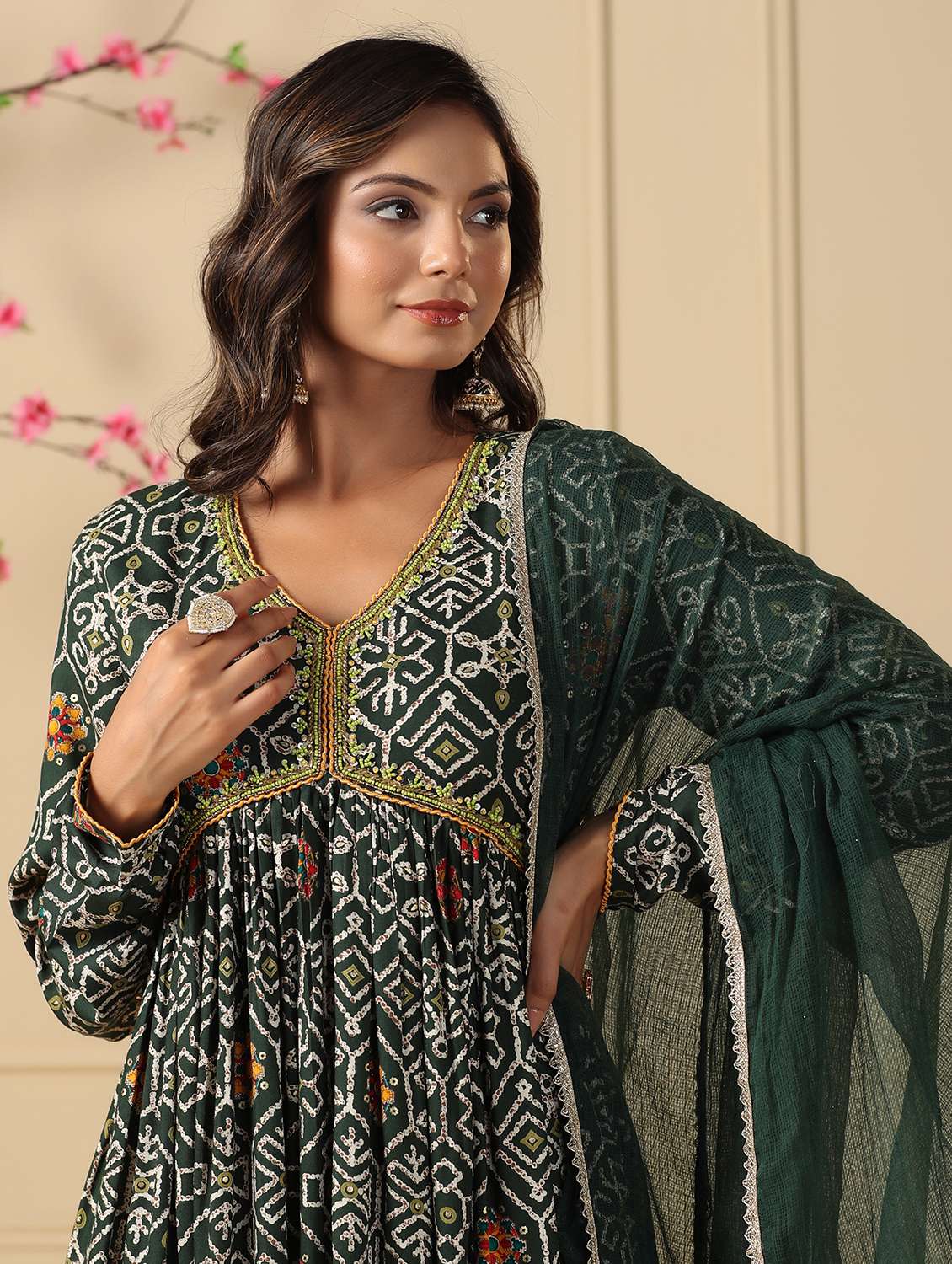 women printed long sleeve kurta with dupatta set - 22177081 -  Standard Image - 4