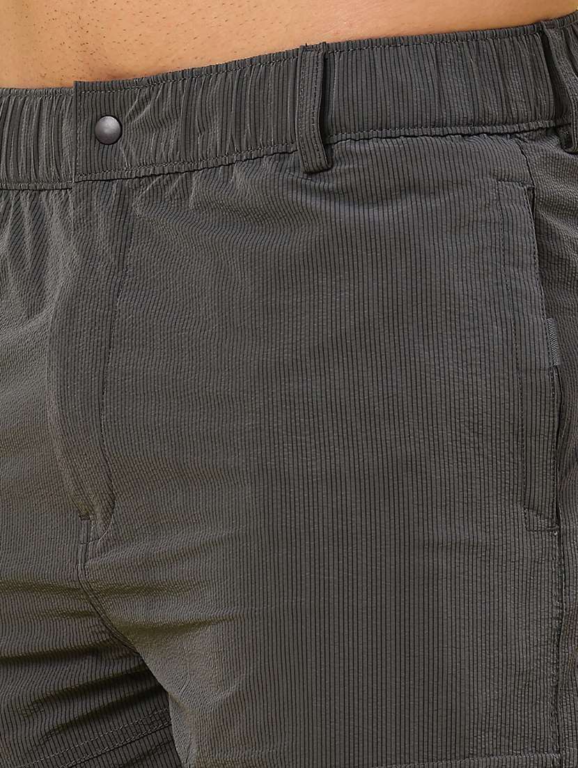 men solid mid rise regular fit cargo - 22178220 -  Standard Image - 4