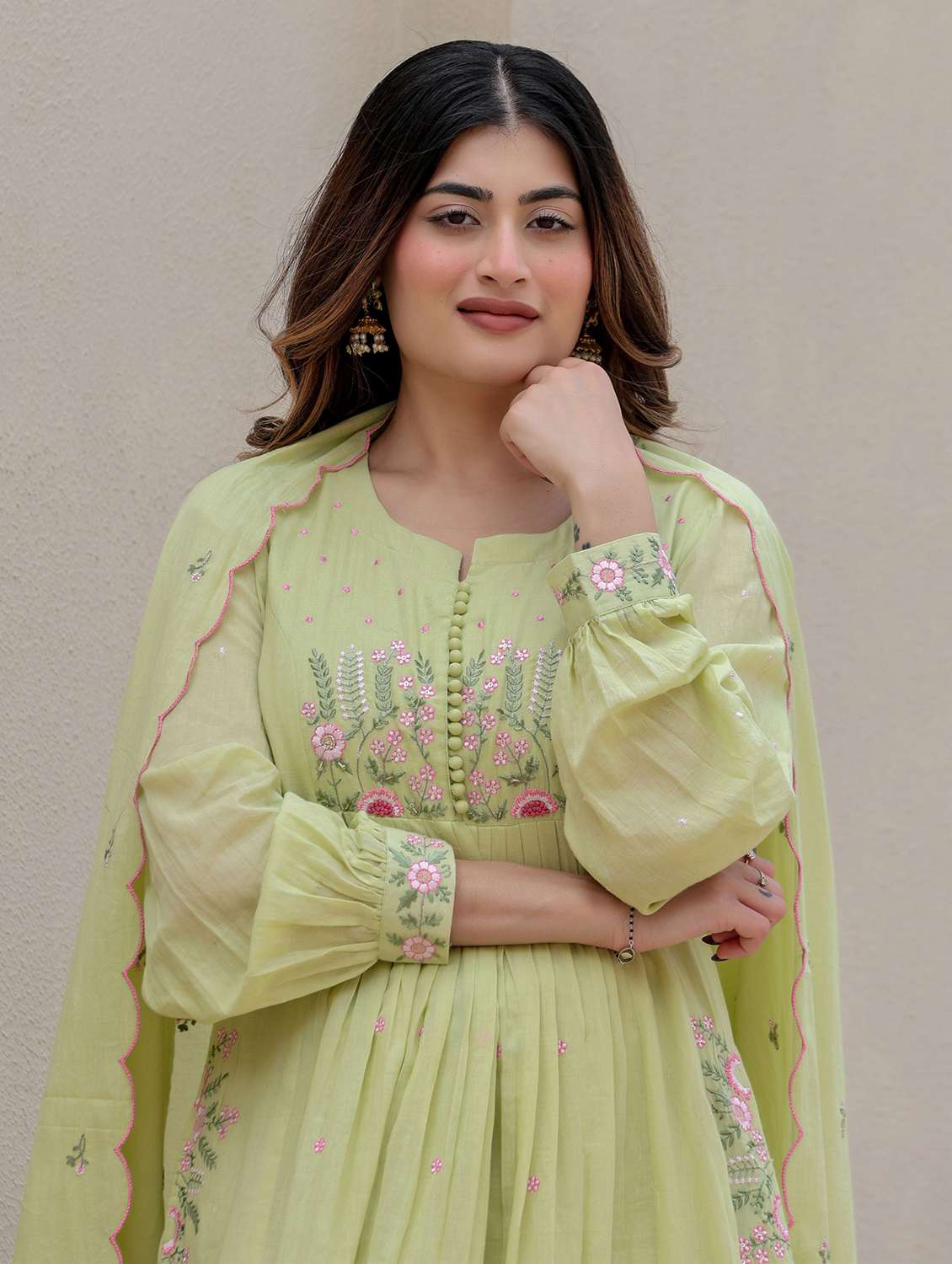 women embroidered puff sleeve kurta pant with dupatta set - 22178474 -  Standard Image - 4