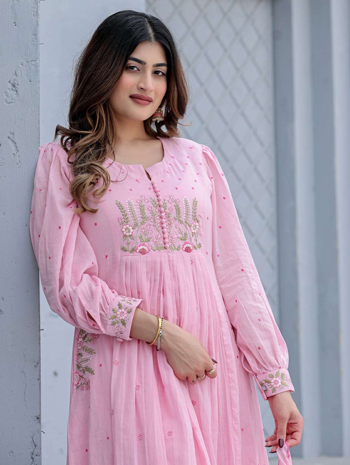 women embroidered puff sleeve kurta pant with dupatta set - 22178475 -  Standard Image - 4