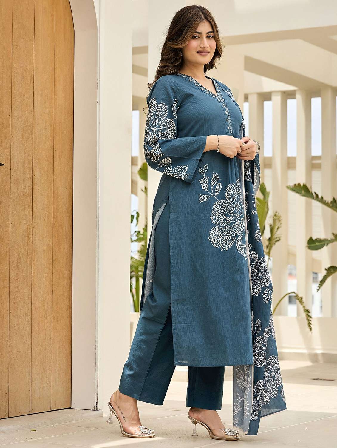women embroidered flared sleeve kurta pant with dupatta set - 22178485 -  Standard Image - 4