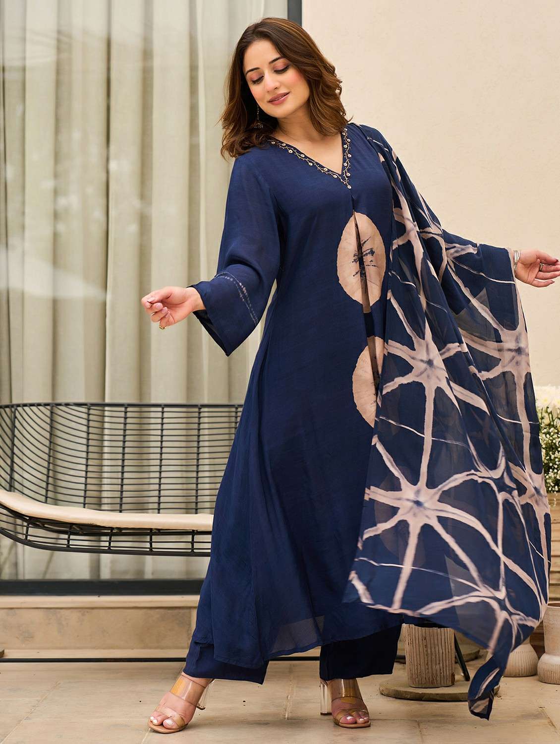 women embroidered long sleeve kurta pant with dupatta set - 22178516 -  Standard Image - 4