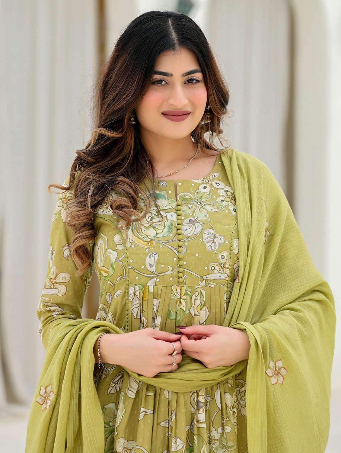 women embroidered three quarter sleeve kurta pant with dupatta set - 22178531 -  Standard Image - 4