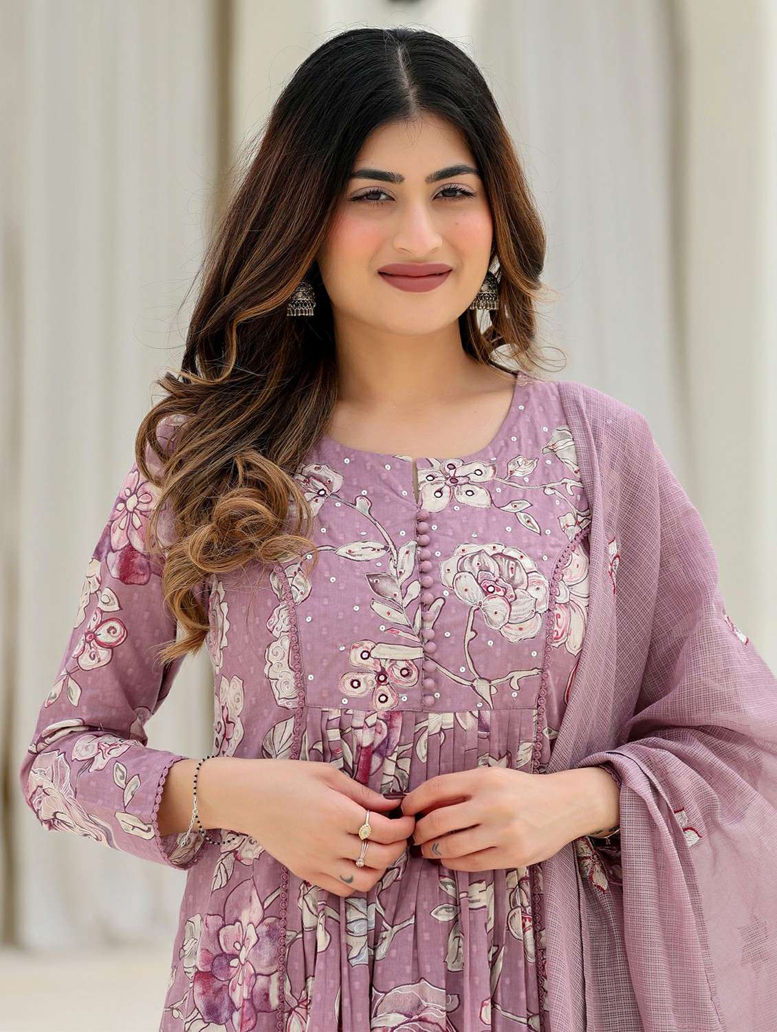 women embroidered three quarter sleeve kurta pant with dupatta set - 22178532 -  Standard Image - 4