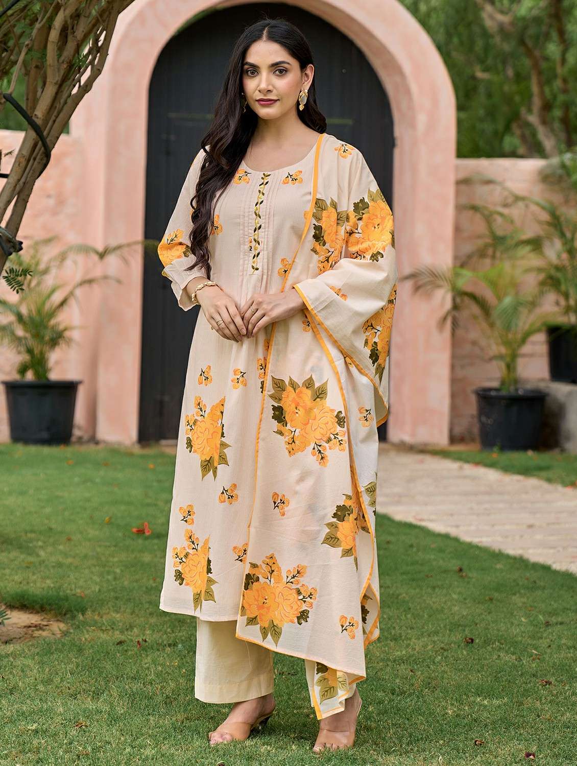 women floral three quarter sleeve kurta pant with dupatta set - 22178540 -  Standard Image - 1