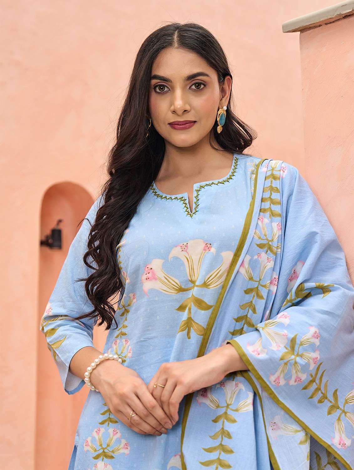 women floral three quarter sleeve kurta pant with dupatta set - 22178542 -  Standard Image - 4