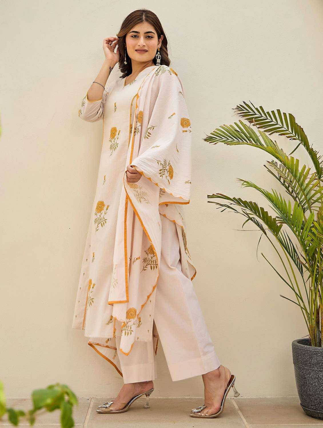 women floral three quarter sleeve kurta pant with dupatta set - 22178553 -  Standard Image - 1
