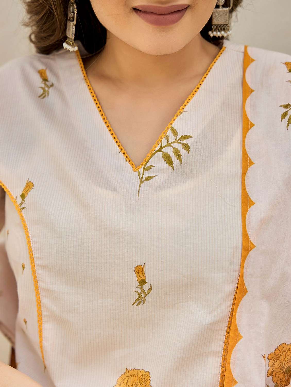 women floral three quarter sleeve kurta pant with dupatta set - 22178553 -  Standard Image - 4