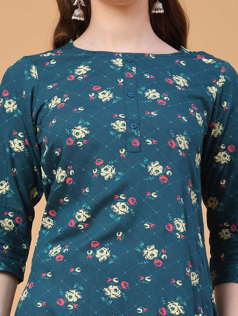Women Floral Printed Three Quarter Sleeve Straight Kurta - 22178637 -  Standard Image - 1
