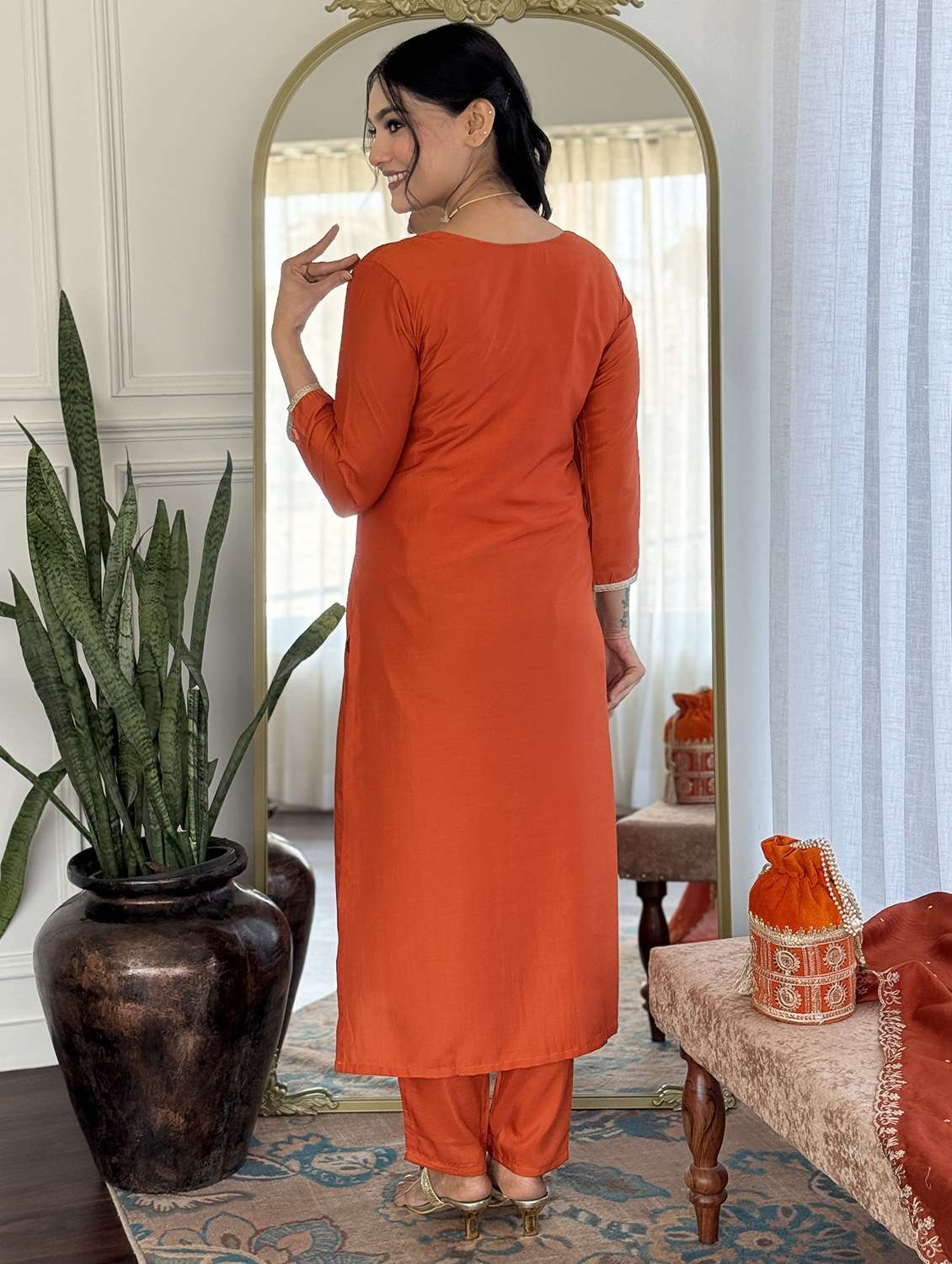 women three quarter sleeve kurta and pant with dupatta  - 22178905 -  Standard Image - 4