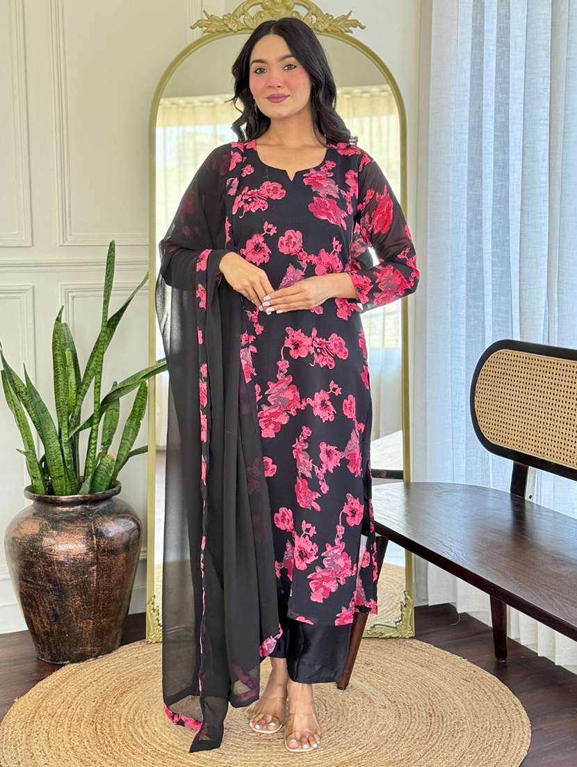 women three quarter sleeve kurta and pant with dupatta  - 22178937 -  Standard Image - 1