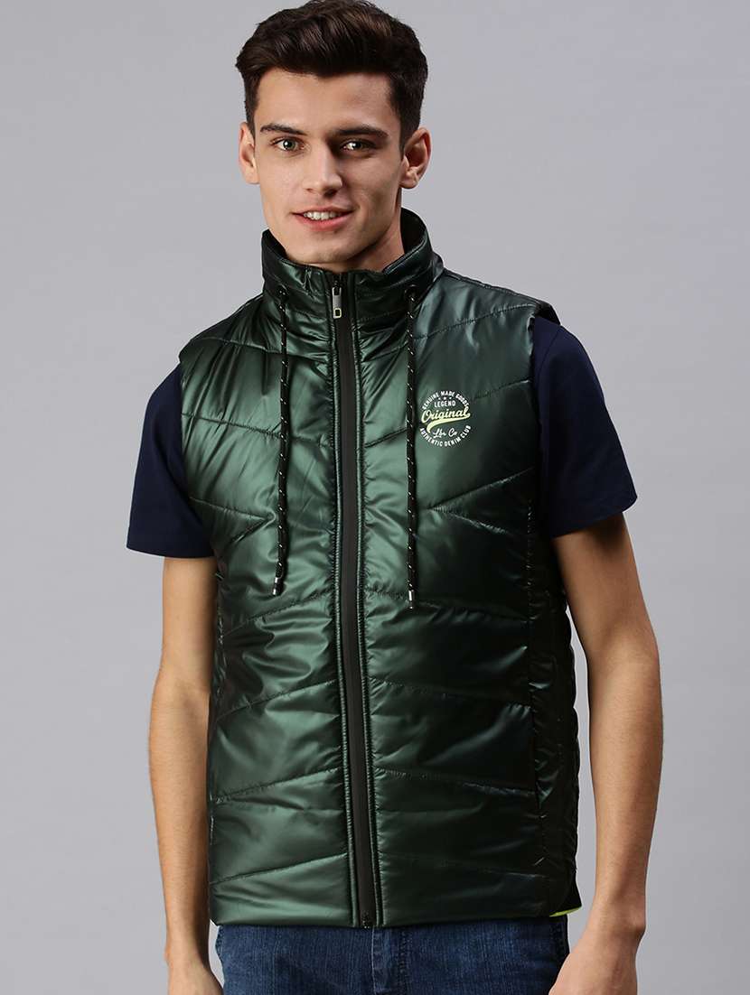 men solid sleeveless regular fit puffer jacket
