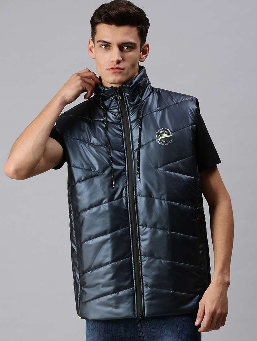 men solid sleeveless regular fit puffer jacket