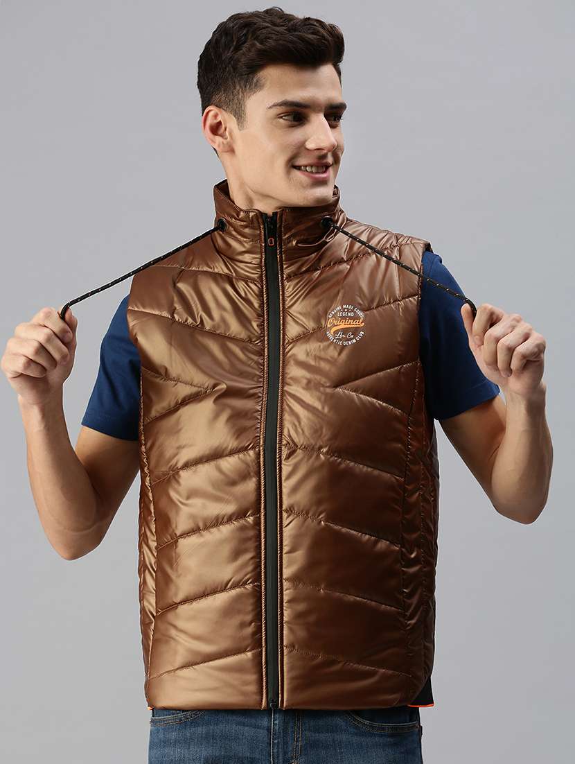 men solid sleeveless regular fit puffer jacket