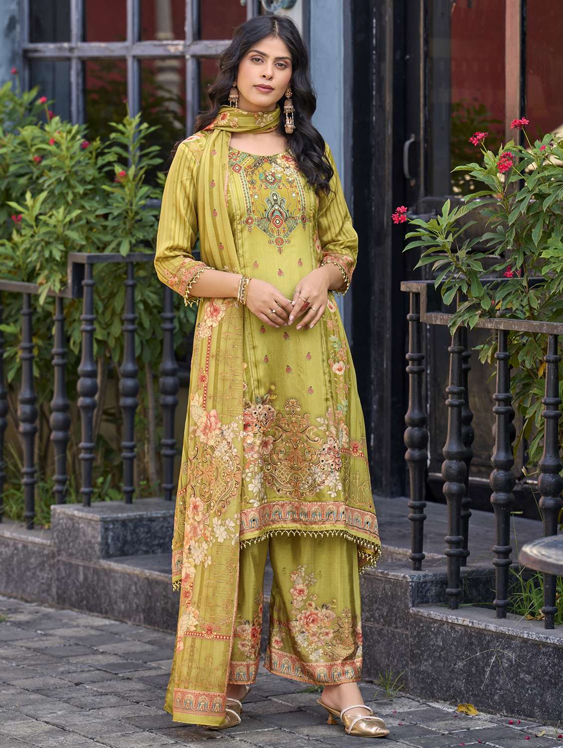 women printed three quarter sleeve kurta palazzo with dupatta set - 22179936 -  Standard Image - 1