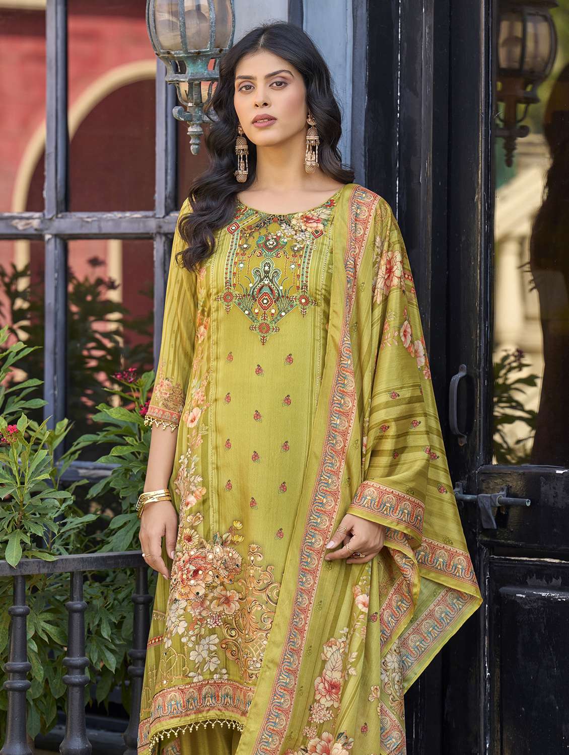 women printed three quarter sleeve kurta palazzo with dupatta set - 22179936 -  Standard Image - 4