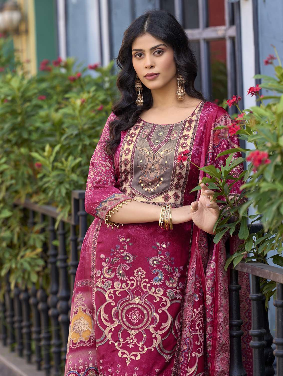 women printed three quarter sleeve kurta palazzo with dupatta set - 22179939 -  Standard Image - 4