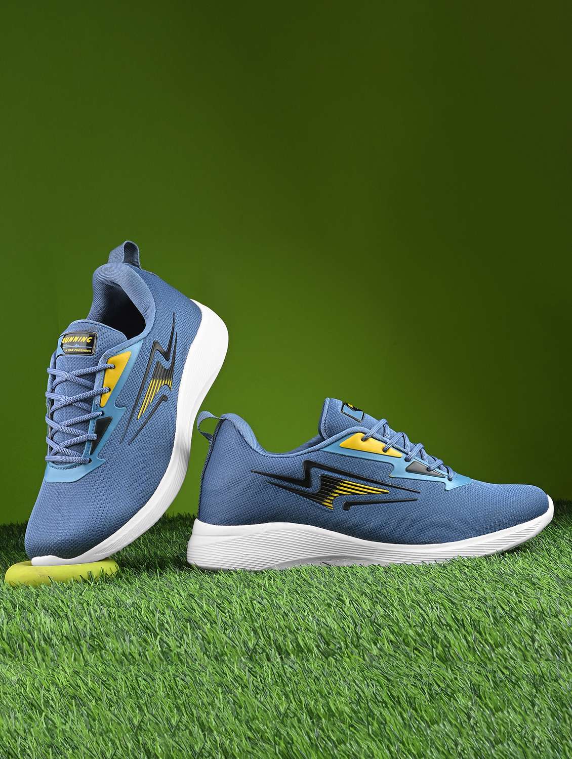 women lace-up sports shoe