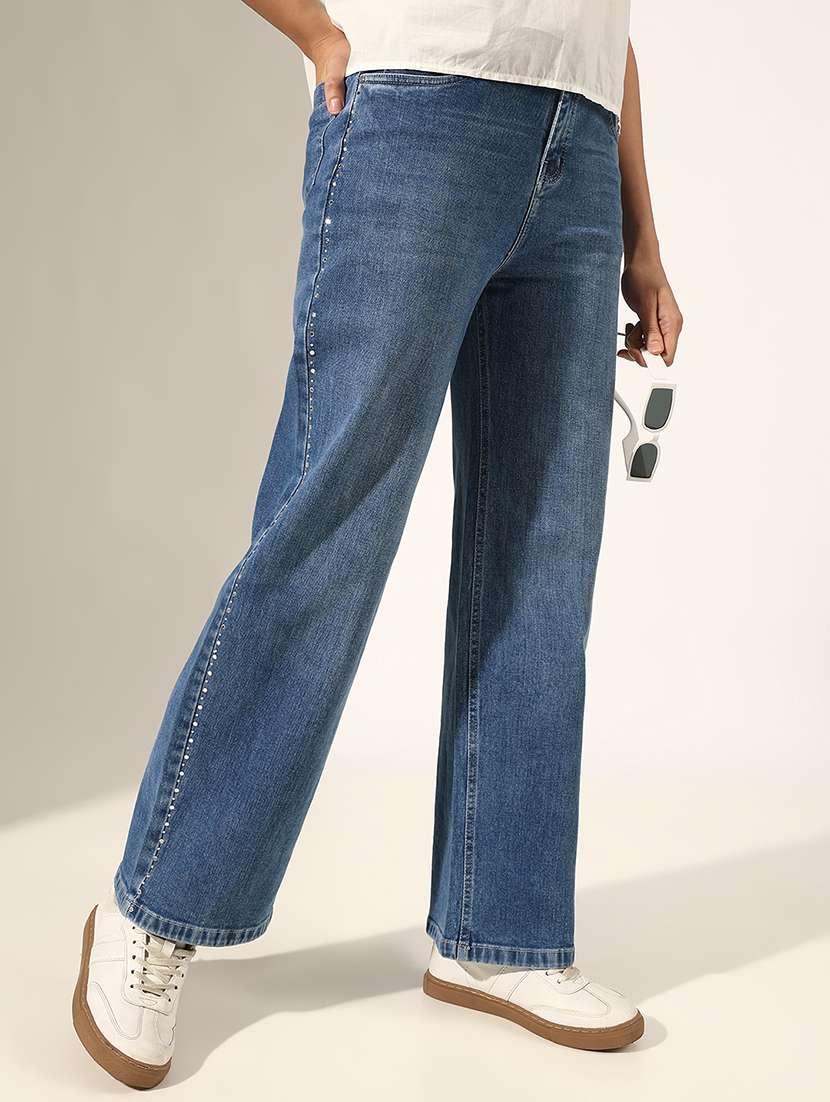 women solid mid rise straight fit jean