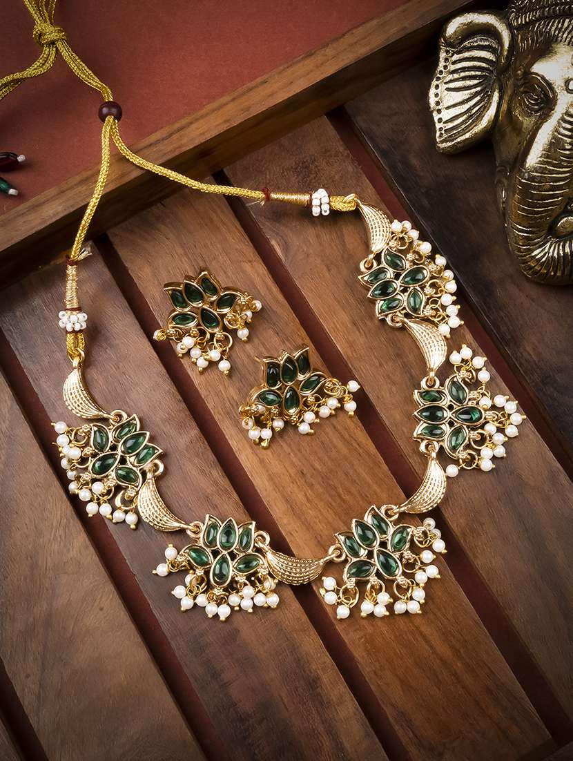 women alloy necklace and earrings set