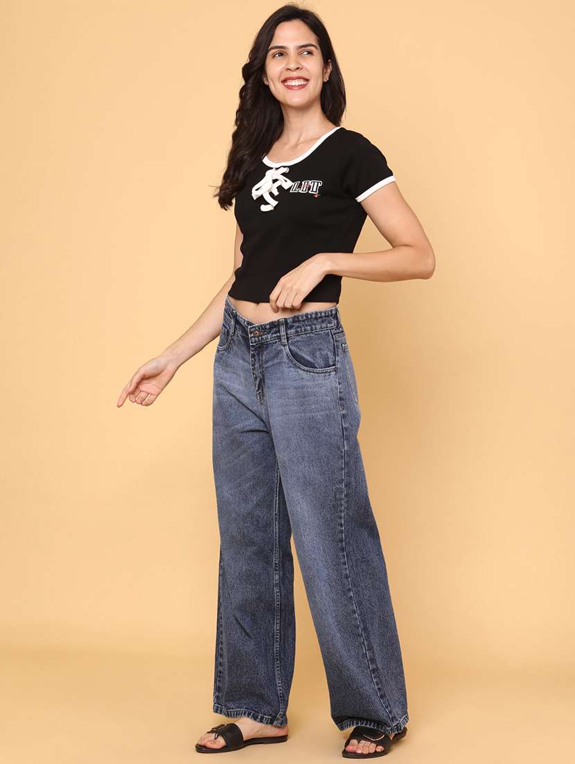 women printed short sleeve crop top - 22181736 -  Standard Image - 4