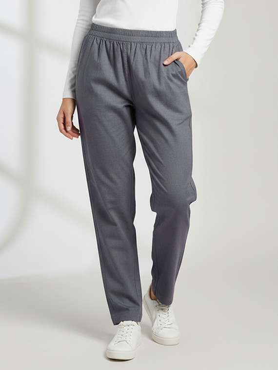 women solid mid rise straight trouser