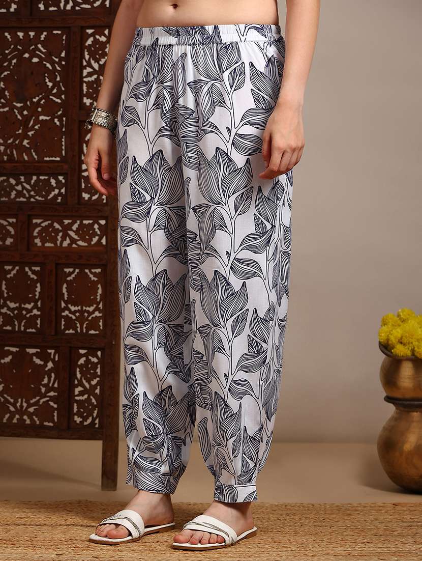 women printed sleeveless kurta salwar set - 22182169 -  Standard Image - 4