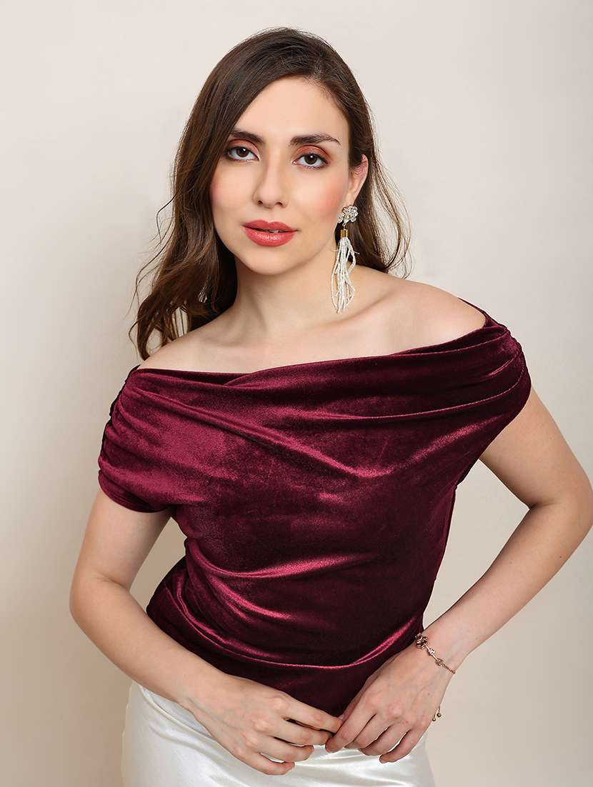 globus women maroon one shoulder gathered detail velvet party top
