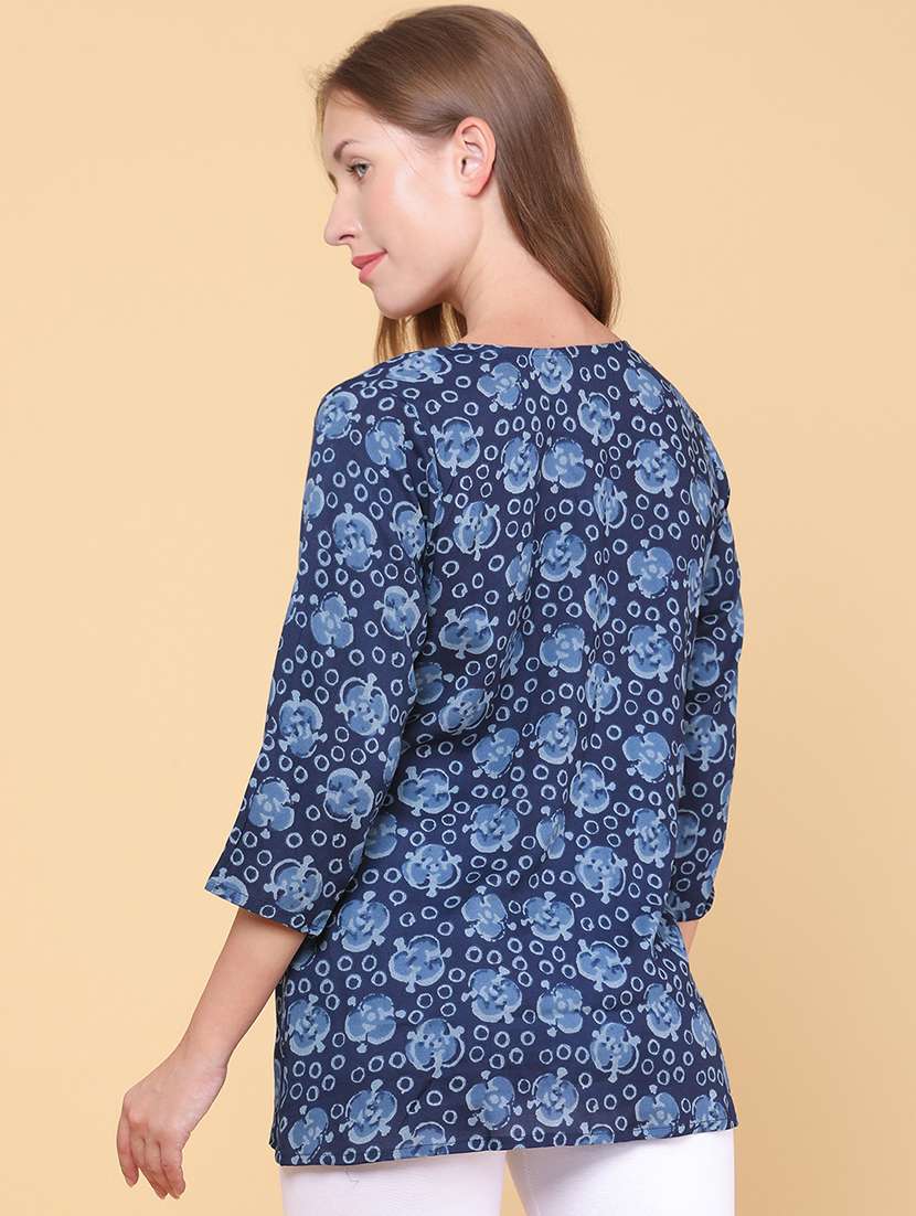 Women Printed Three Quarter Sleeves Straight Kurti - 22182271 -  Standard Image - 4
