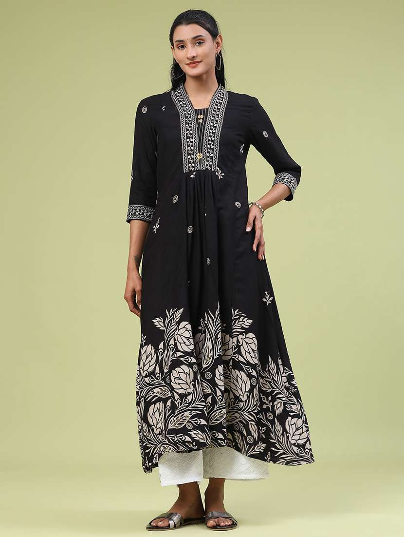 women floral three quarter sleeve flared kurta 