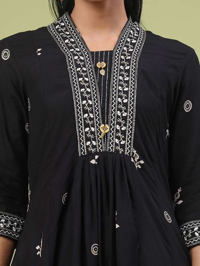 women floral three quarter sleeve flared kurta  - 22183276 -  Standard Image - 1