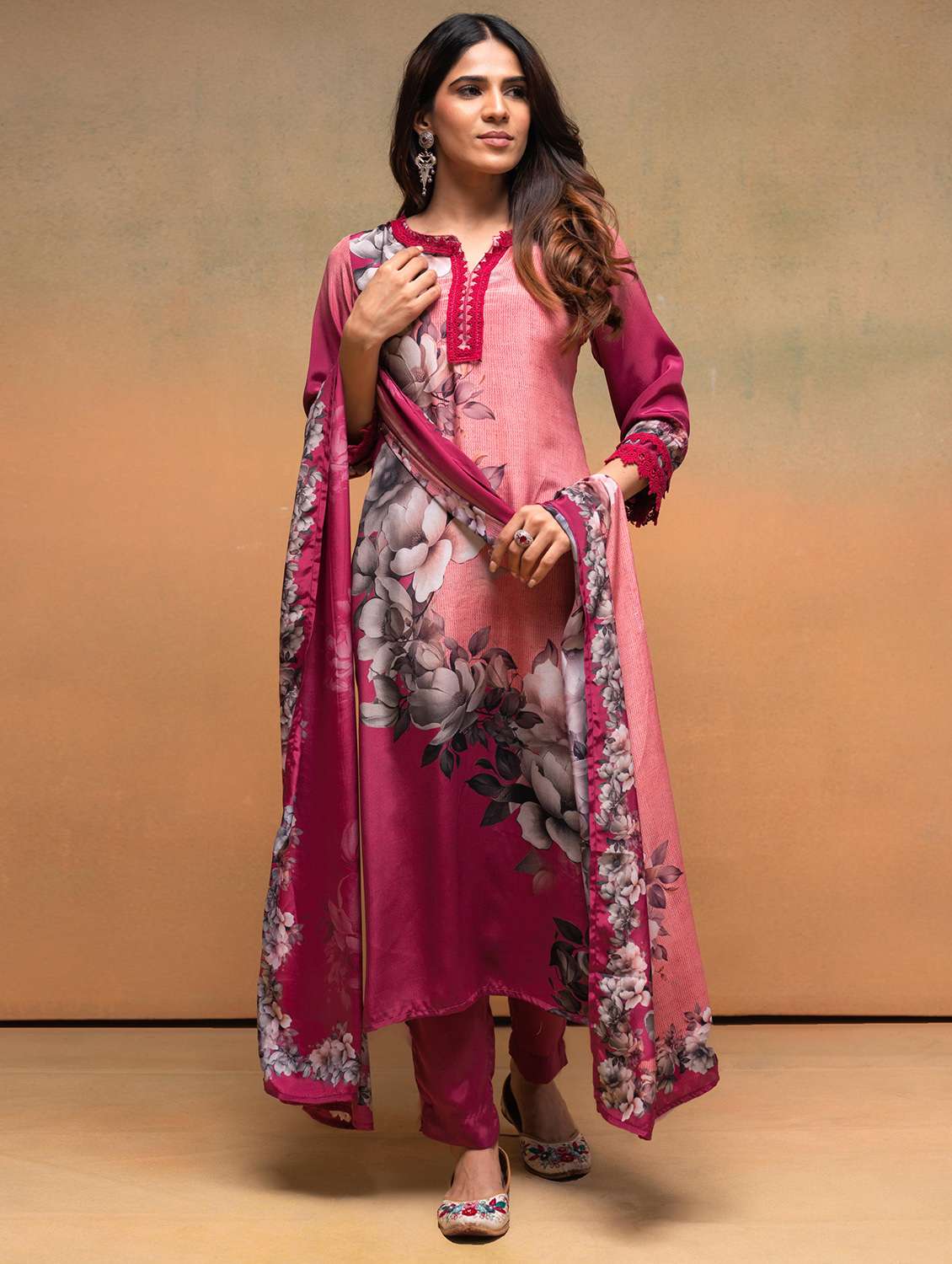 women floral printed three quarter sleeve kurta pant with dupatta set