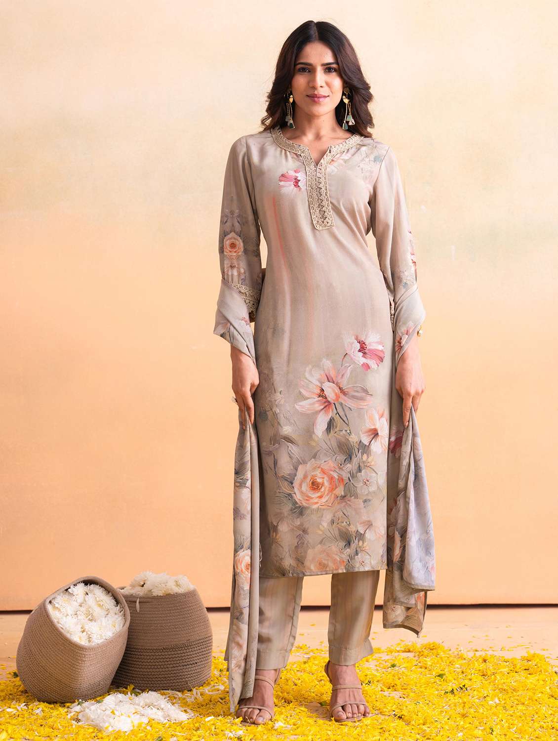women floral printed three quarter sleeve kurta pant with dupatta set