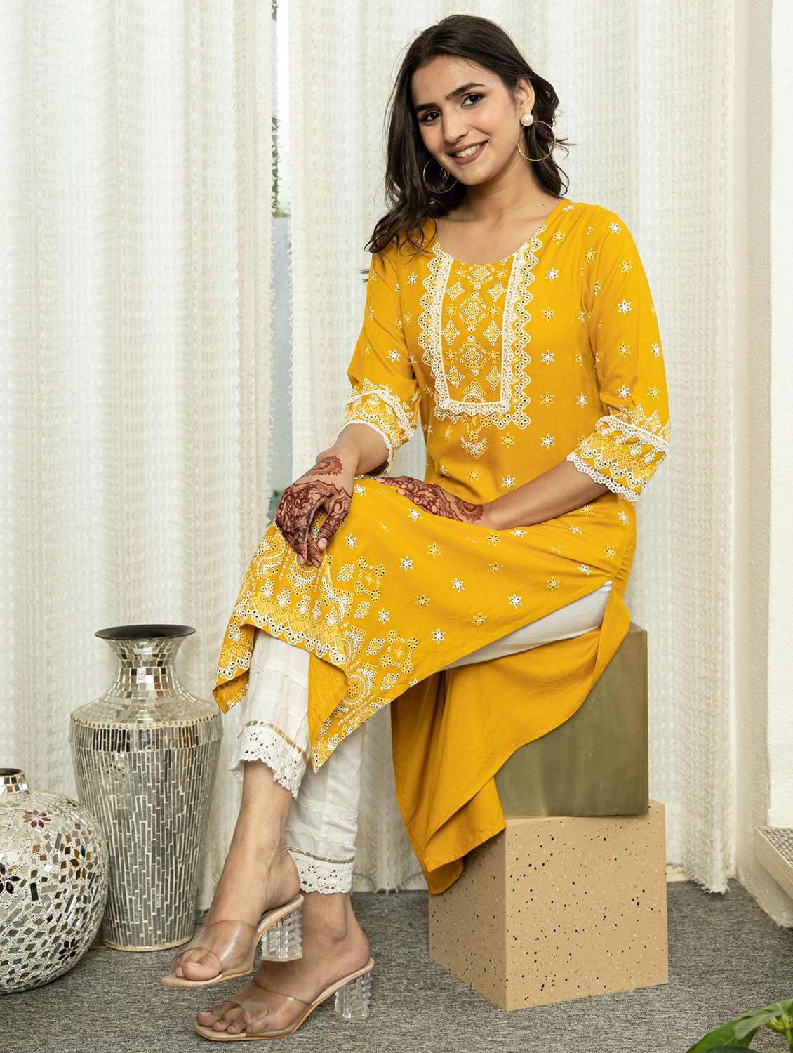 women self design three quarter sleeve straight kurta - 22183443 -  Standard Image - 1