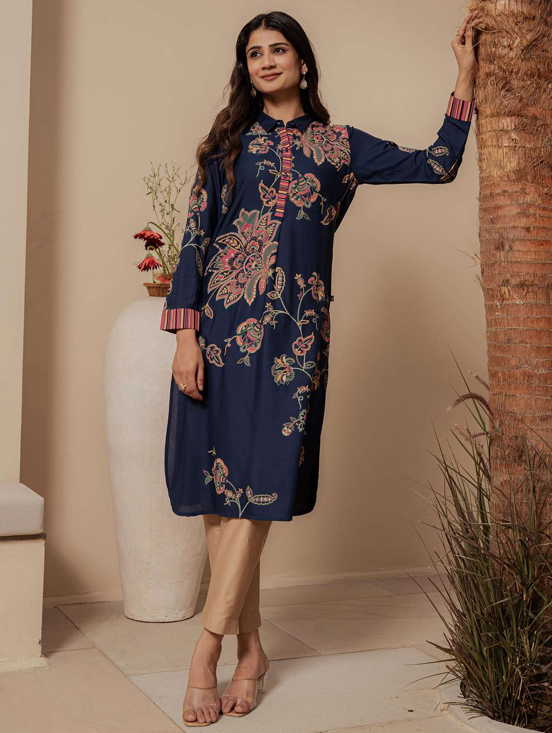 women floral long sleeve straight kurta - 22183444 -  Standard Image - 1