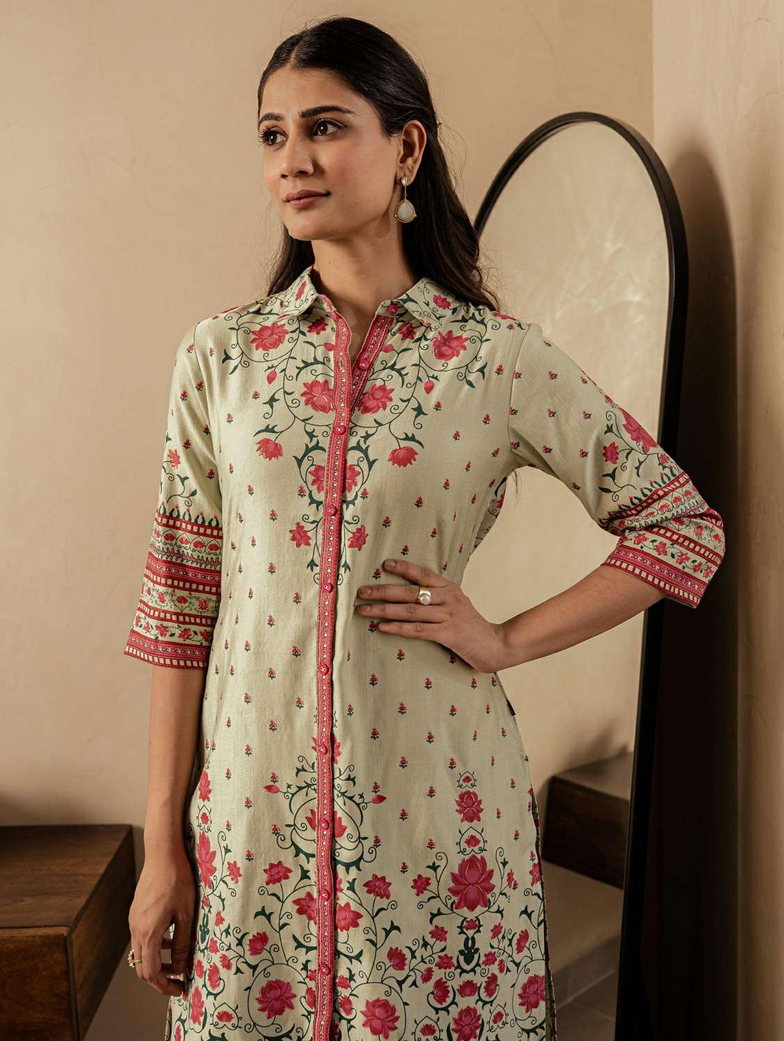 women floral three quarter sleeve straight kurta - 22183445 -  Standard Image - 4