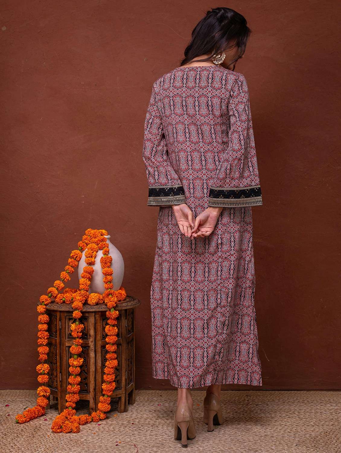 women printed long sleeve straight kurta  - 22183450 -  Standard Image - 4