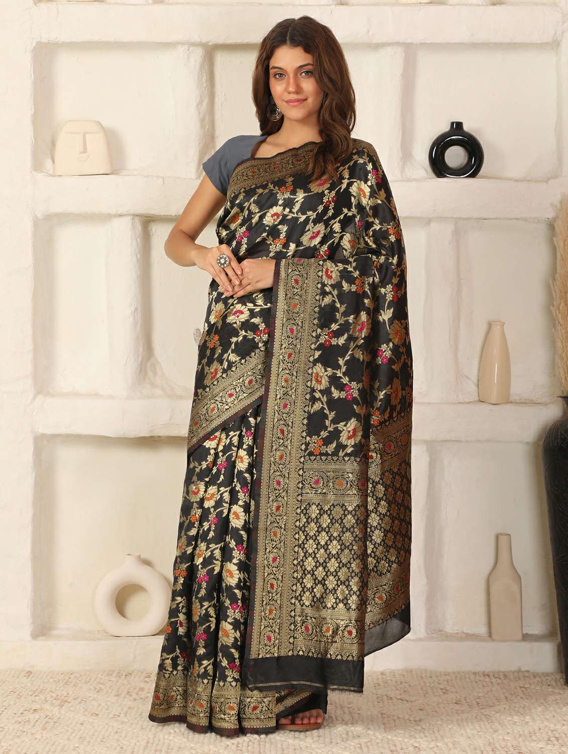 women self design banarasi saree with blouse - 22183706 -  Standard Image - 1