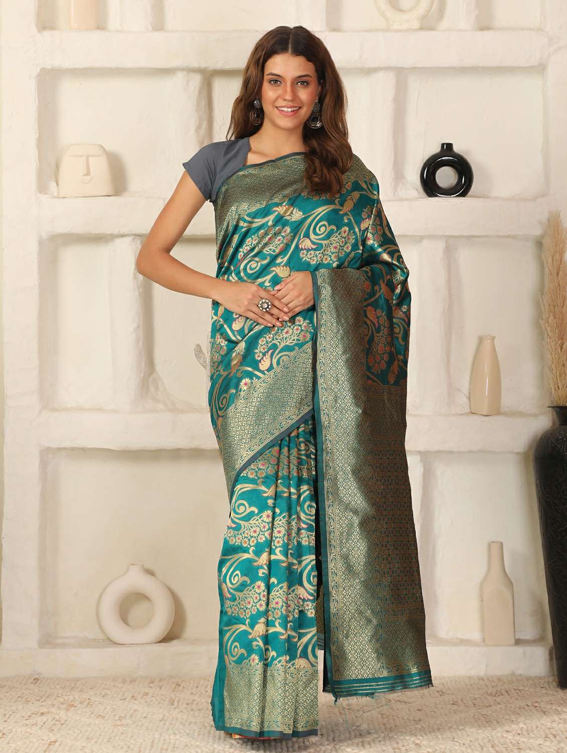 women self design banarasi saree with blouse - 22183707 -  Standard Image - 1